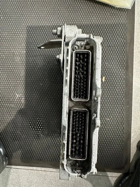 2006 Mack AMI Diesel Engine Control Module ECM ECU 12MS530AM