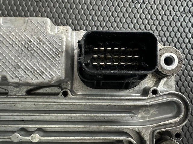 2011 Detroit DD13 Diesel Engine Control Module ECM ECU A0004466035