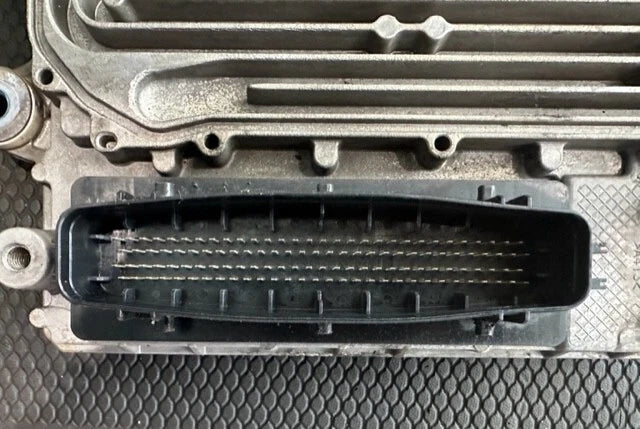 Detroit DD15 OEM Diesel Engine Control Module ECM ECU A0014462835