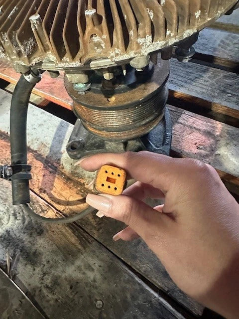 BEHR OEM Electronic Fan Clutch for Mack Diesel Engine 38MH425AM 25172985 3912-376791171