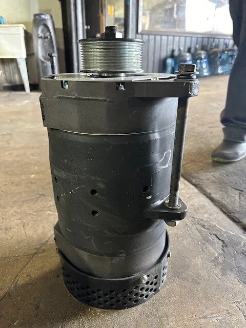 C.E. Niehoff & Co Generator, 76761-N1609-1, 2920-01-560-3613, 28V, 570AMPS