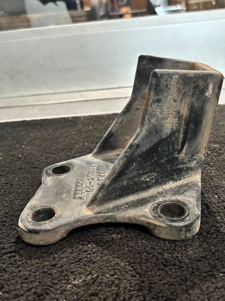 Caterpillar C15 Diesel Engine Rear Motor Mount 05-25131L