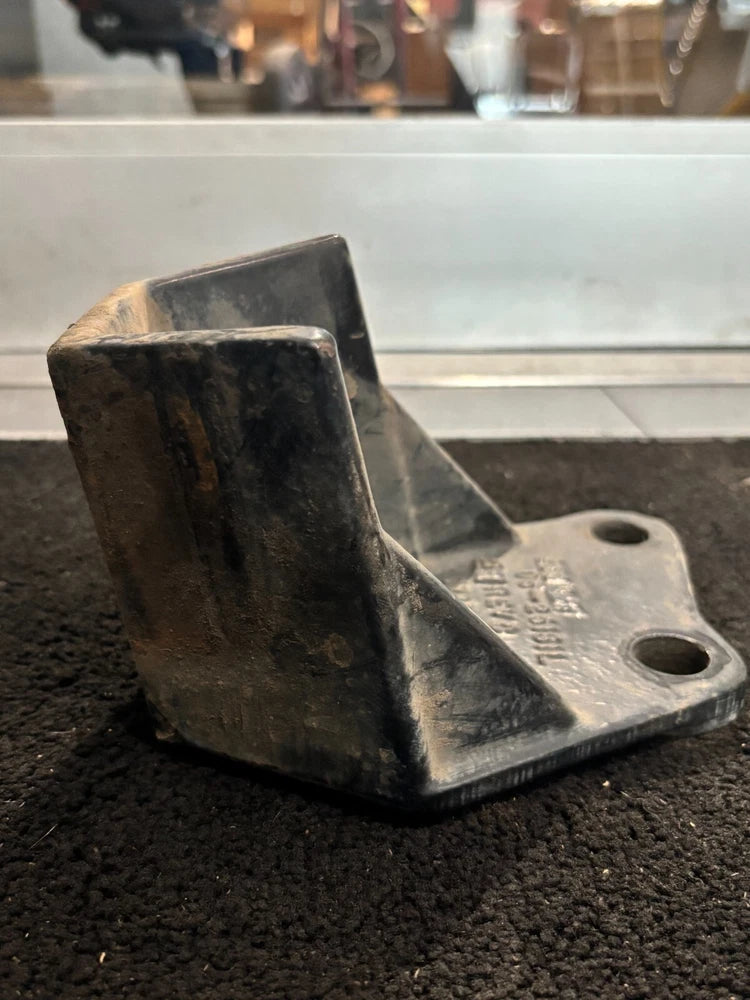 Caterpillar C15 Diesel Engine Rear Motor Mount 05-25131L