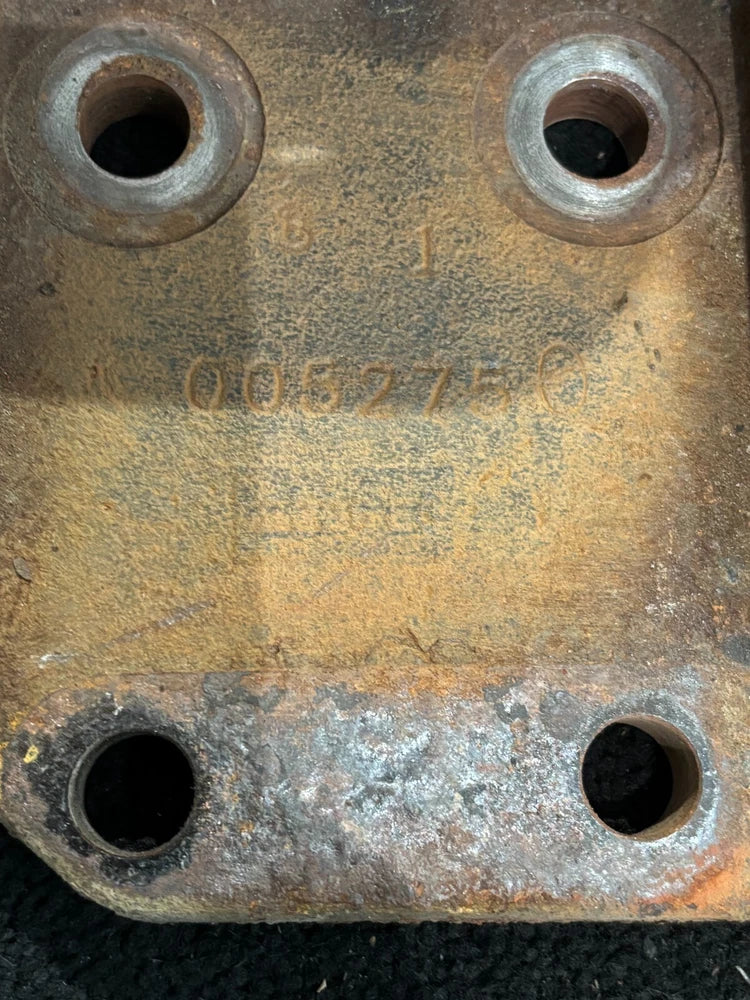 Peterbilt OEM Right Rear Engine Motor Mount off Detroit Series 60 01-26825-001