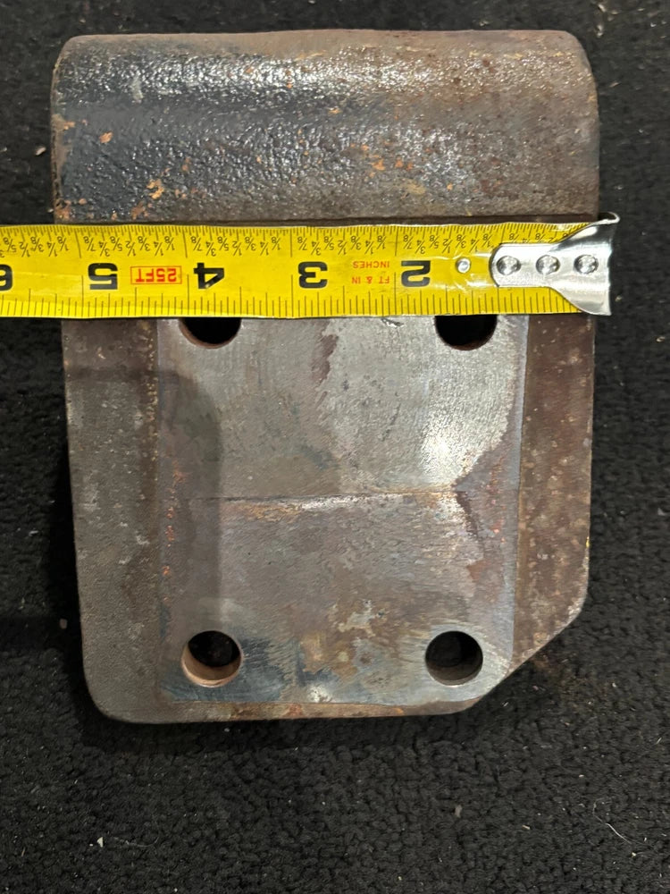 Peterbilt OEM Right Rear Engine Motor Mount off Detroit Series 60 01-26825-001