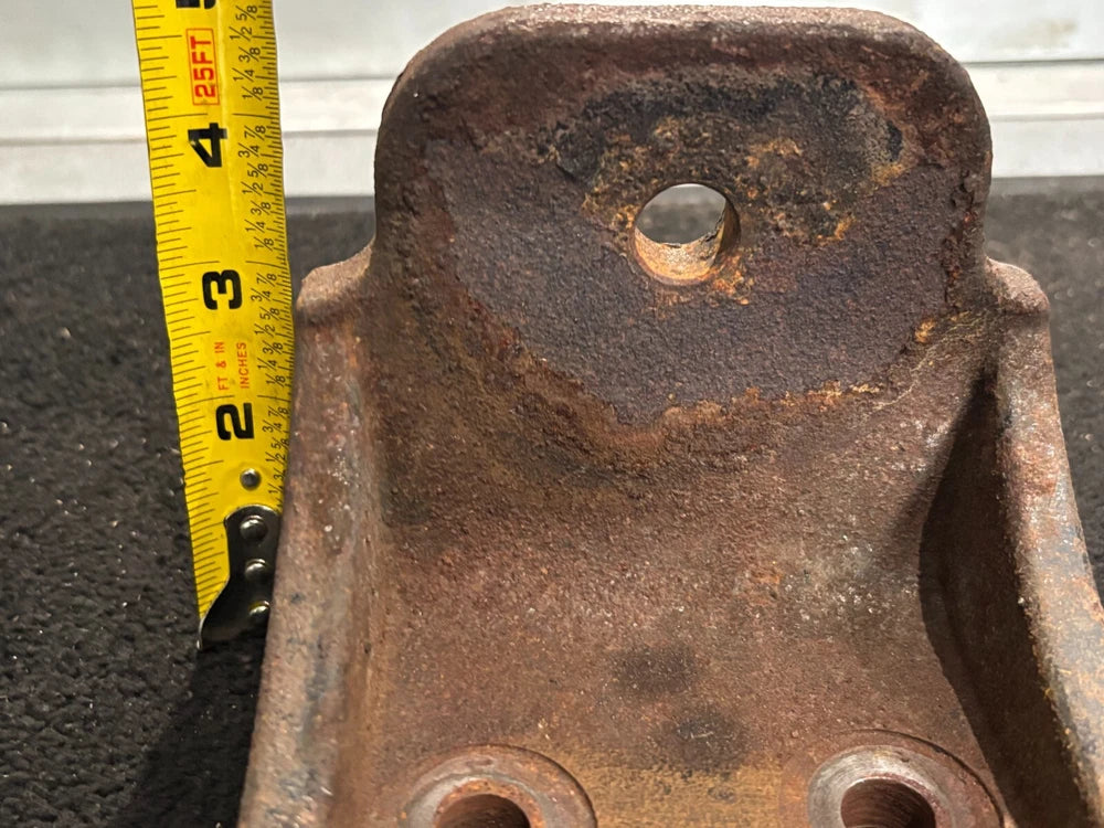 Peterbilt OEM Right Rear Engine Motor Mount off Detroit Series 60 01-26825-001