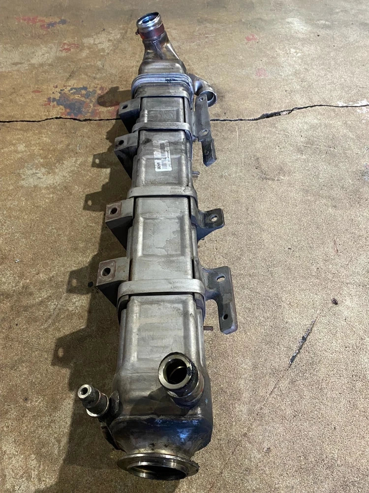 Cummins ISX Diesel Engine EGR Cooler 4952490 2869133 2879071 4320125
