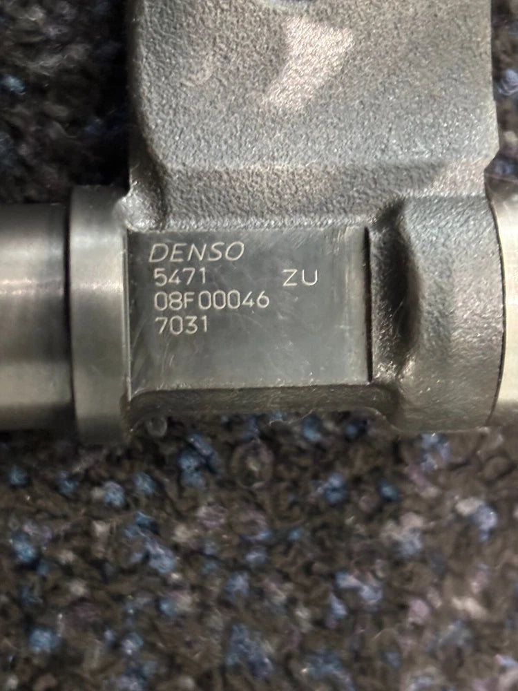 Denso Isuzu 4HK1 & 6HK1 Diesel Engine Fuel Injector 5471 8-98284393-0