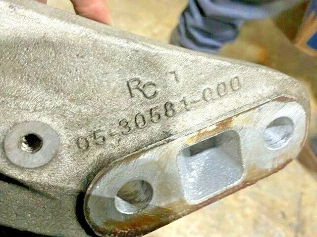 Detroit DD13 DD15 Diesel Engine Radiator Support Bracket 05-30581-000