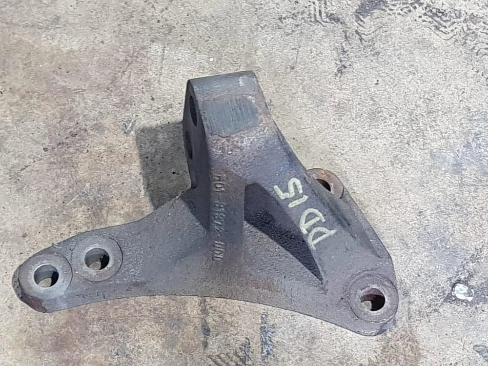 Detroit DD15 Diesel Engine Motor Mount, P/N R01811372000, Cascadia Truck