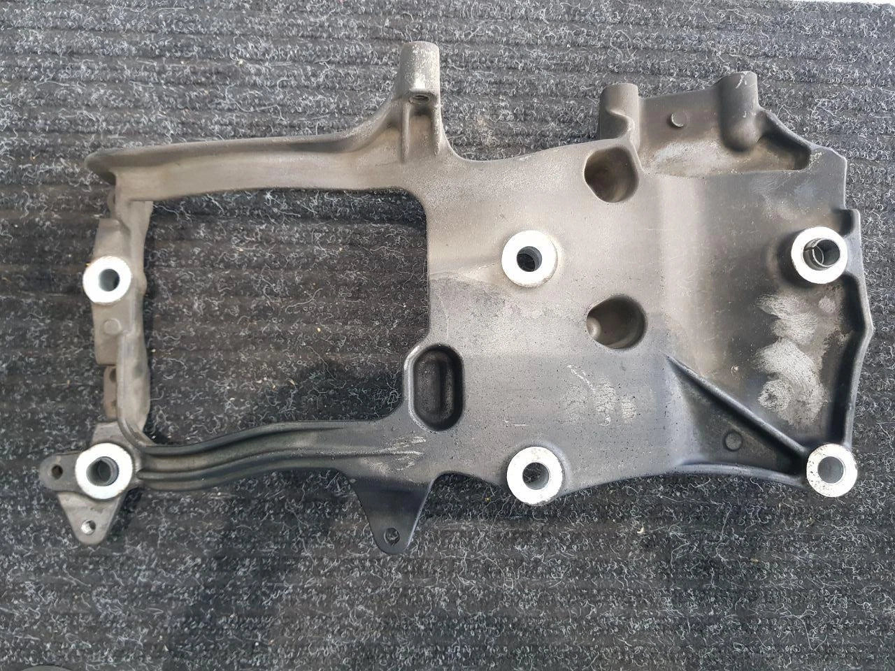 Detroit DD15 Engine Alternator Mount, P/N A4721550135