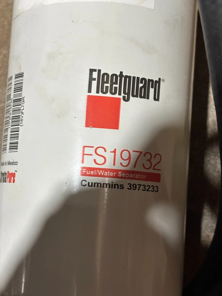 Fleetguard FS19732 OEM Cummins Fuel Filter Assembly 5297681 3973233