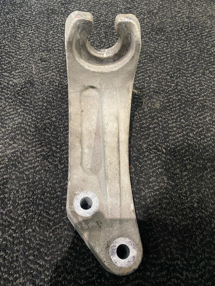 Freightliner Cascadia Radiator Support Bracket, 05-30581-001