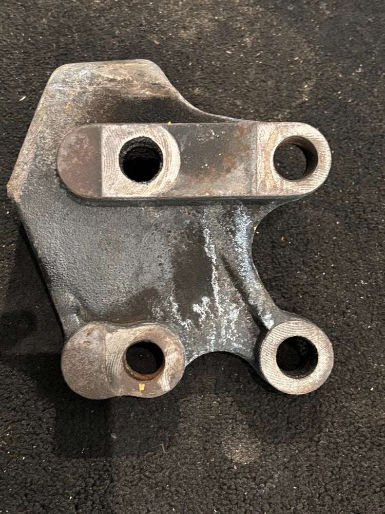 Freightliner OEM Engine Motor Mount 01-22933-000 for Caterpillar C10 C12 C15