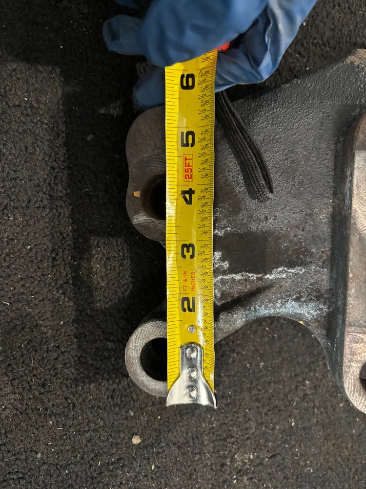 Freightliner OEM Engine Motor Mount 01-22933-000 for Caterpillar C10 C12 C15