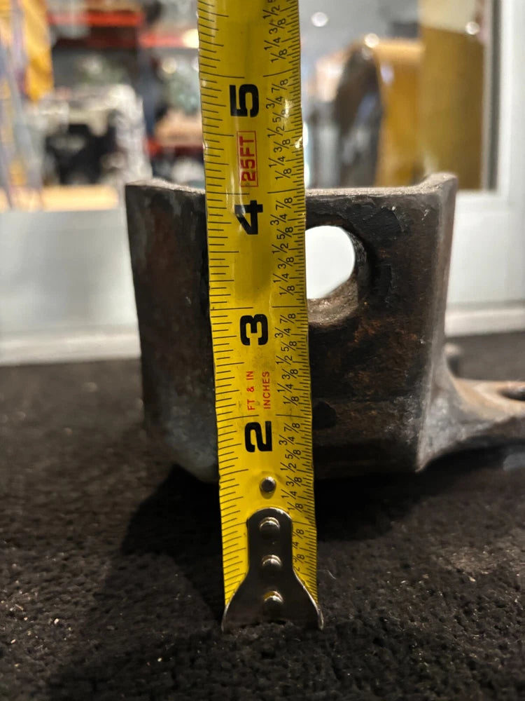 Freightliner OEM Engine Motor Mount 01-22933-000 for Caterpillar C10 C12 C15