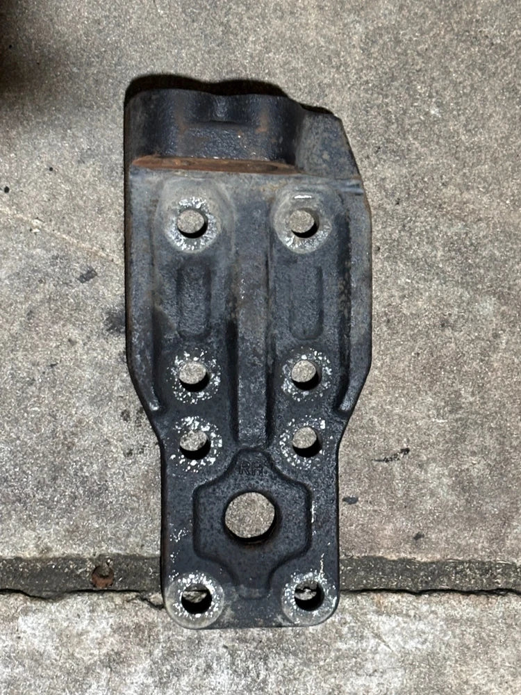 Freigthliner Engine Mount for Mercedes Benz MBE4000 Engine 01-30891-000