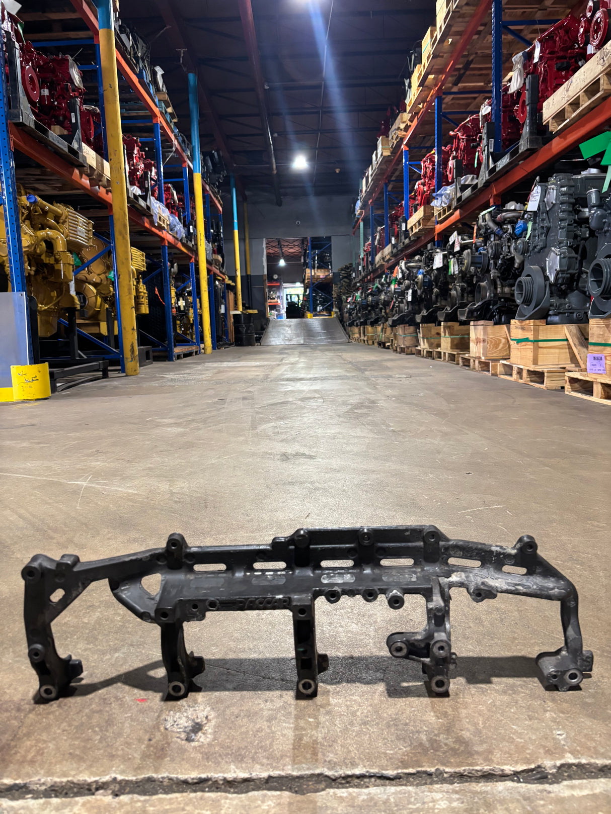 Paccar MX-13 OEM Diesel Engine Bracket 1933050