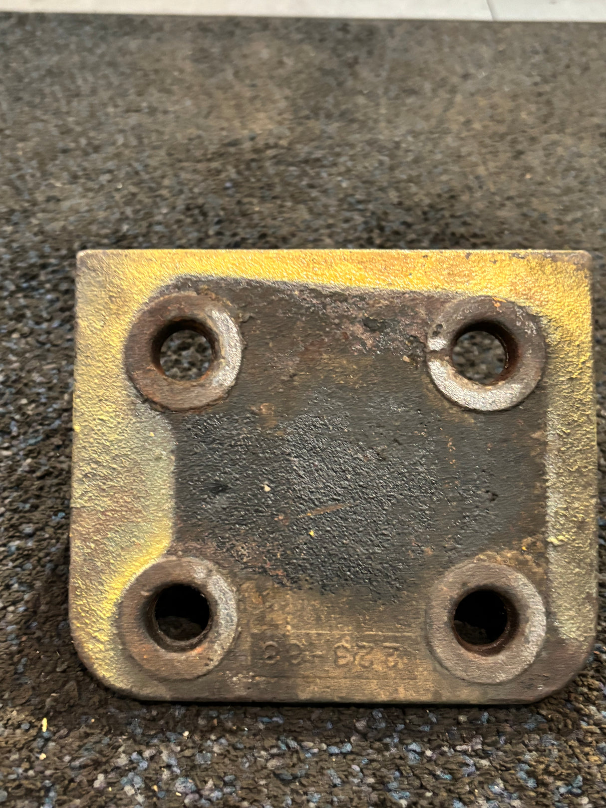 Caterpillar 3406 Rear Engine Mount Bracket Freightliner 01-15189 01-20140-000