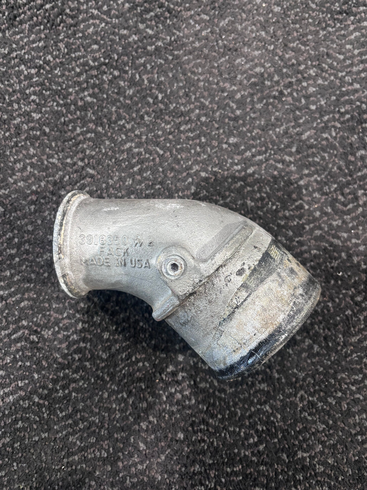 Cummins diesel engine turbo air intake elbow 3918350