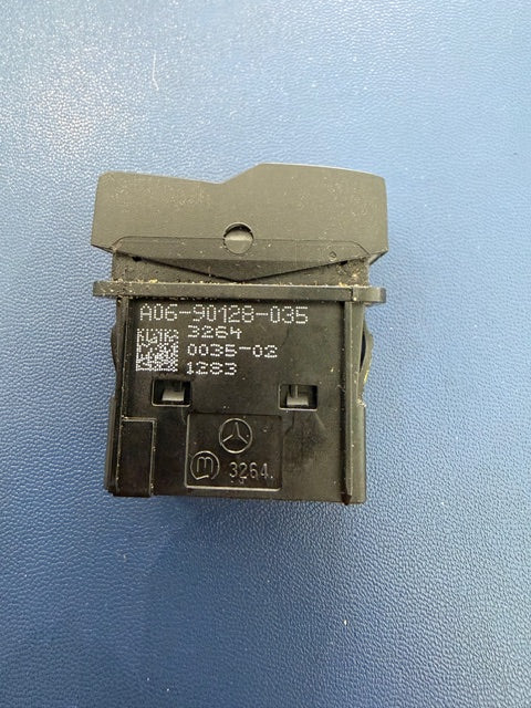 Freightliner Cascadia ATC SPIN Switch A06-90128-035