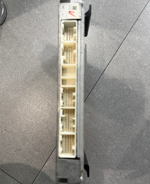 Denso Hino OEM Engine Control Module 89661-E0030 275800-4221