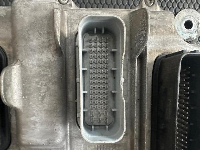 Paccar MX-13 OEM Diesel Engine Control Module ECM ECU 1833060 1889041 2109555 1977245