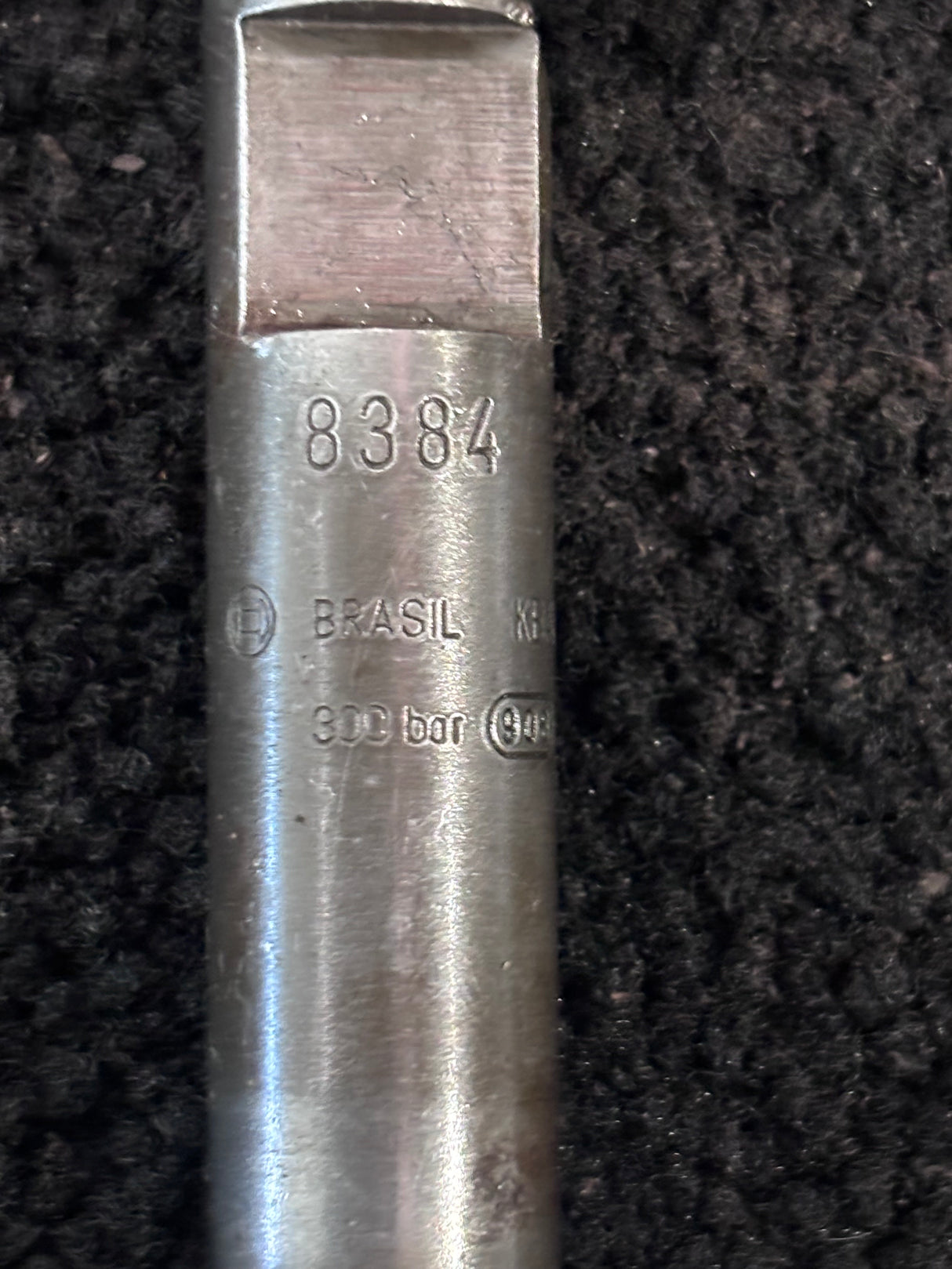 Core bosch fuel injector for cummins 8384