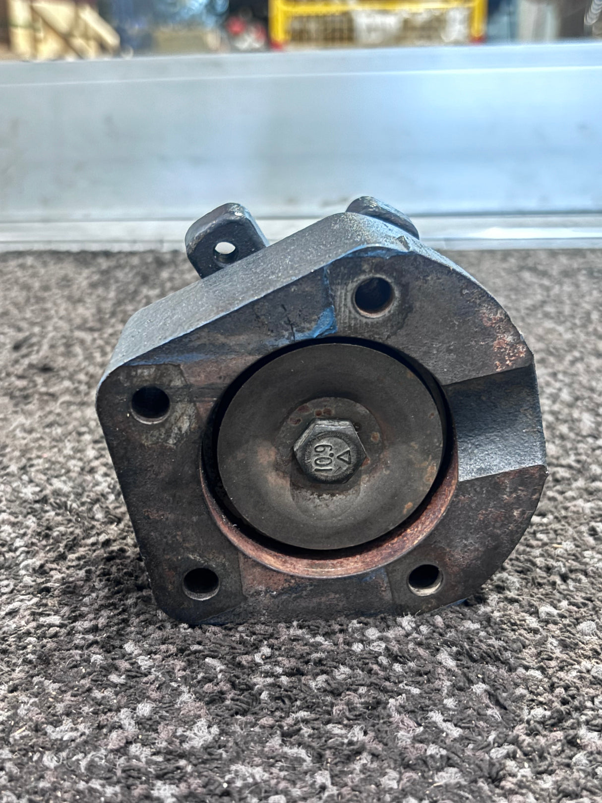 International OEM Fan Hub Bracket HSG-1014 021126416