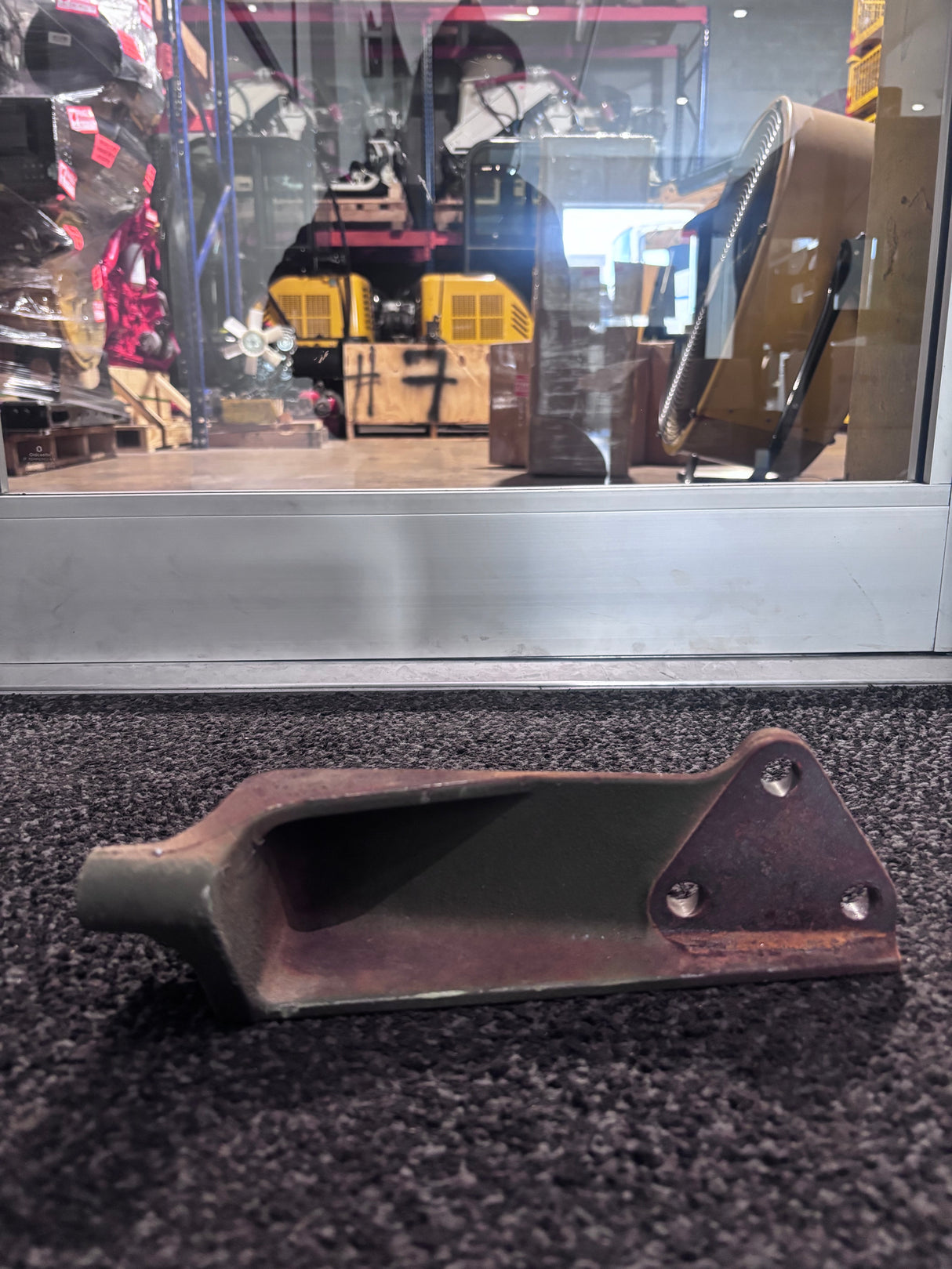 Caterpillar Mounting Bracket 133-7042