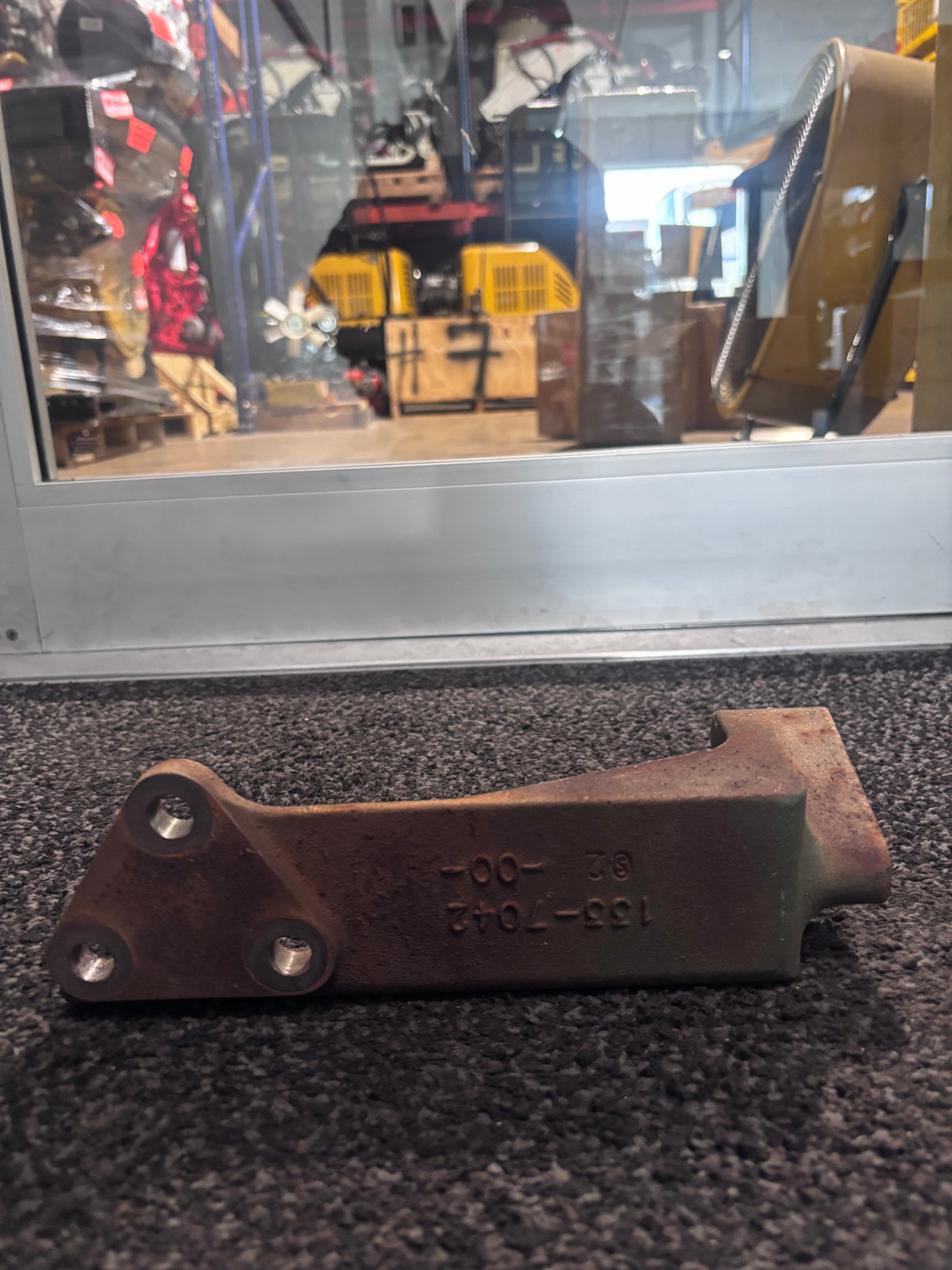 Caterpillar Mounting Bracket 133-7042