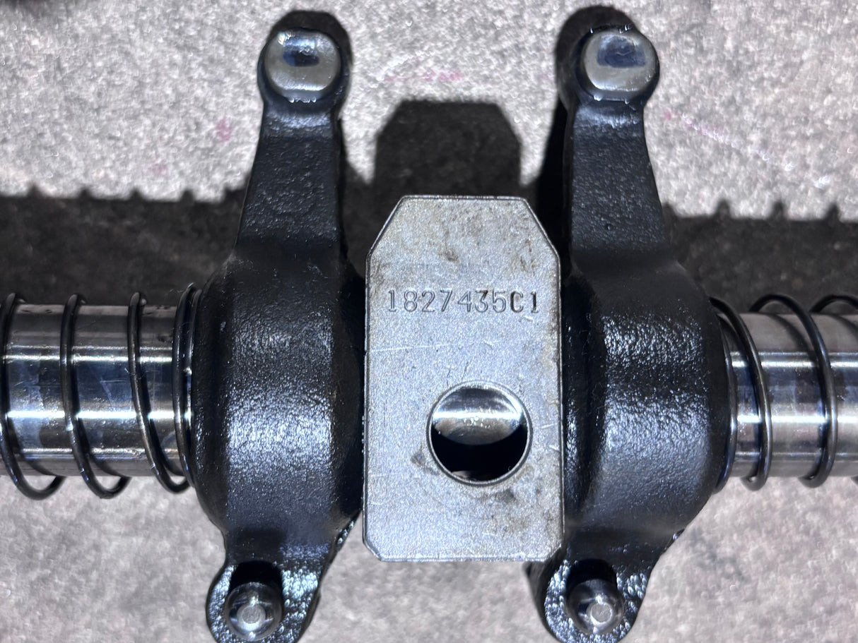 International DT466E Diesel Engine Rocker Assembly 1827435C1