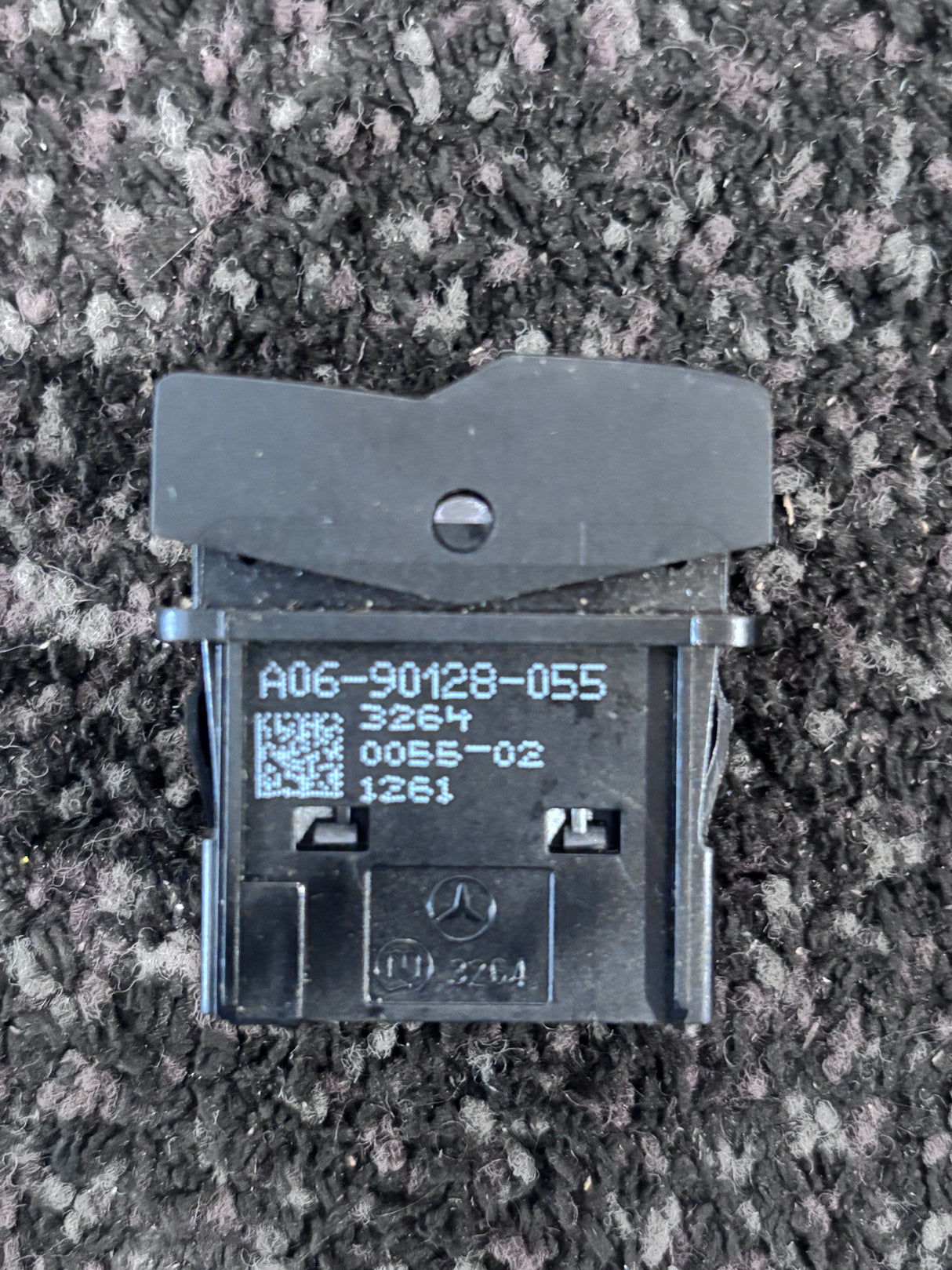Freightliner Footwell Dome Light Switch A06-90128-055