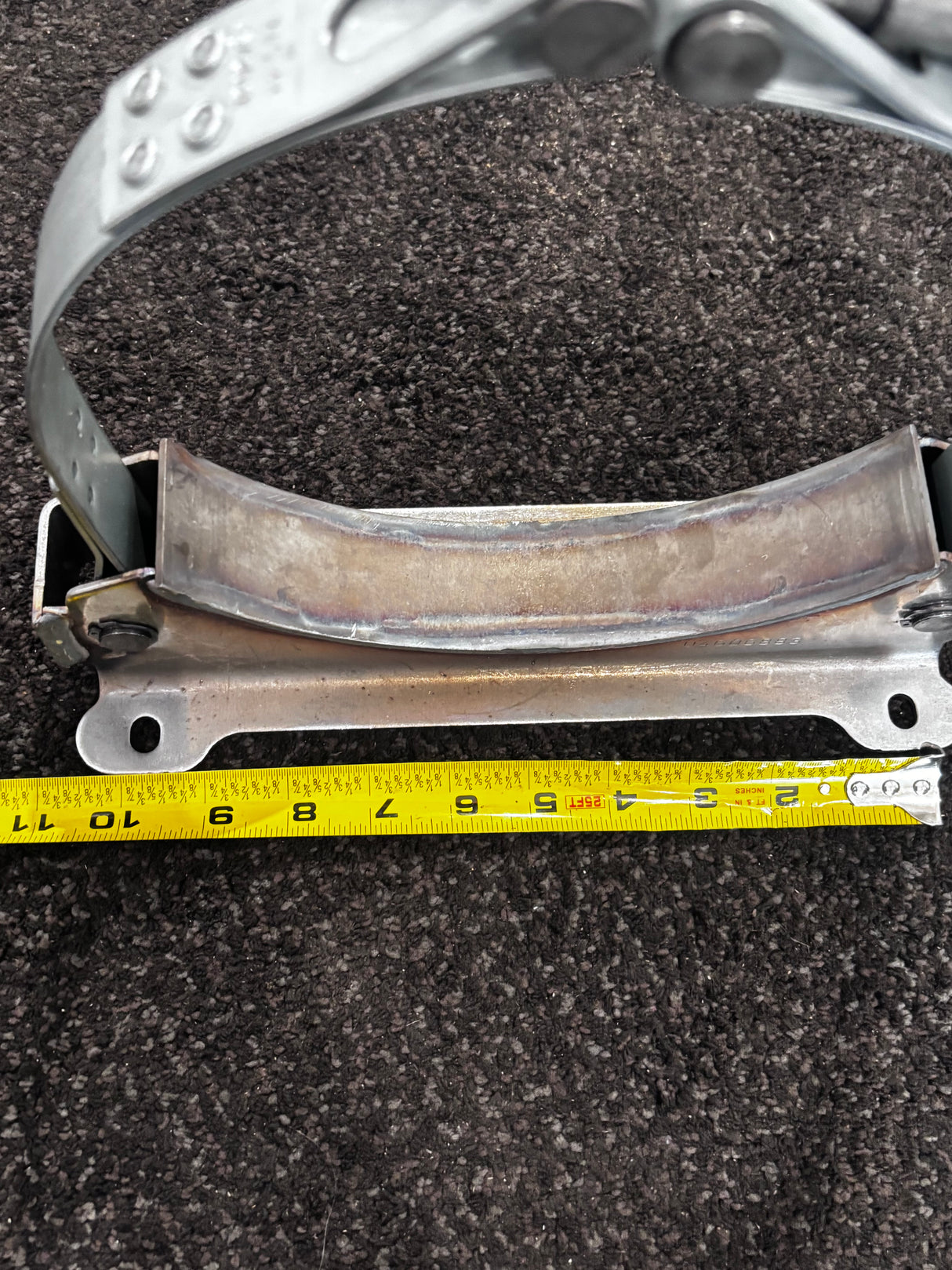 Deutz Exhaust Pipe Holder 04606883