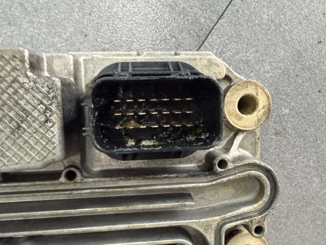 Detroit DD13 Diesel Engine Control Module ECM ECU A0004467635