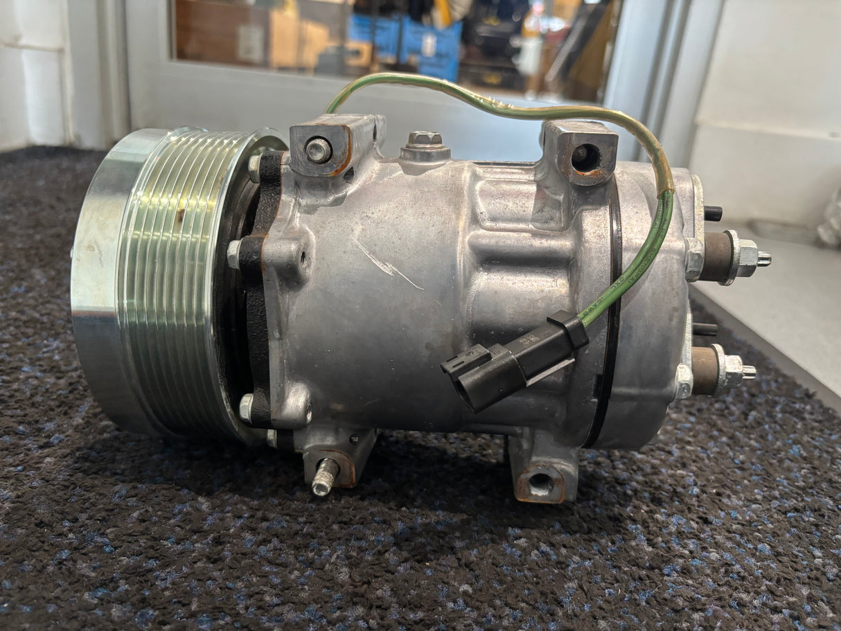 Caterpillar OEM 4132 24V A/C Compressor 320-1291 3201291