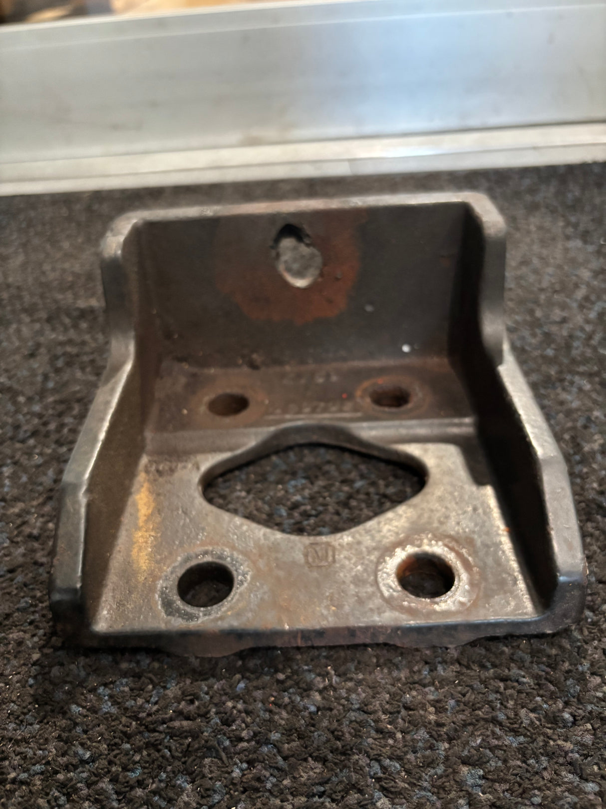 Caterpillar 3406 C15 Rear Engine Motor Mount K159-960A 14264AA
