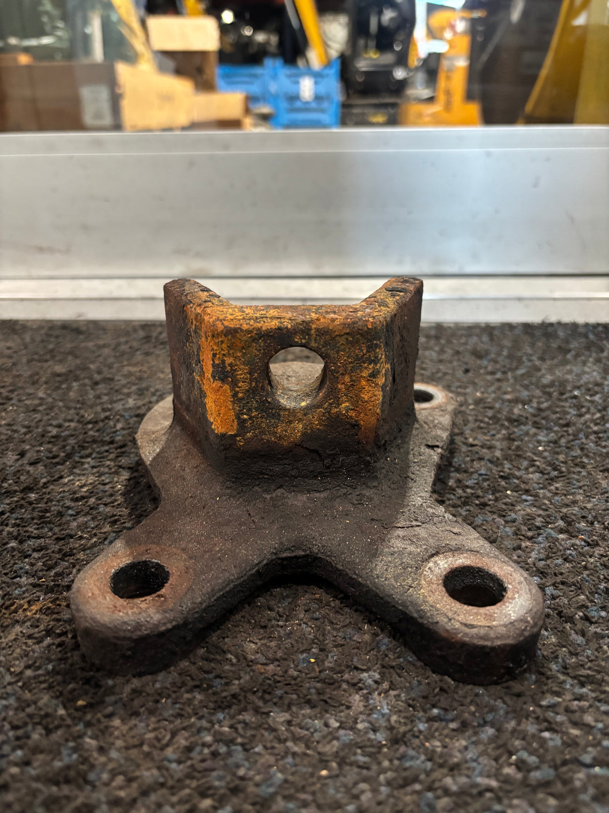 Detroit Series 60 14.0L Diesel Engine Rear Engine Motor Mount 01-22935-000