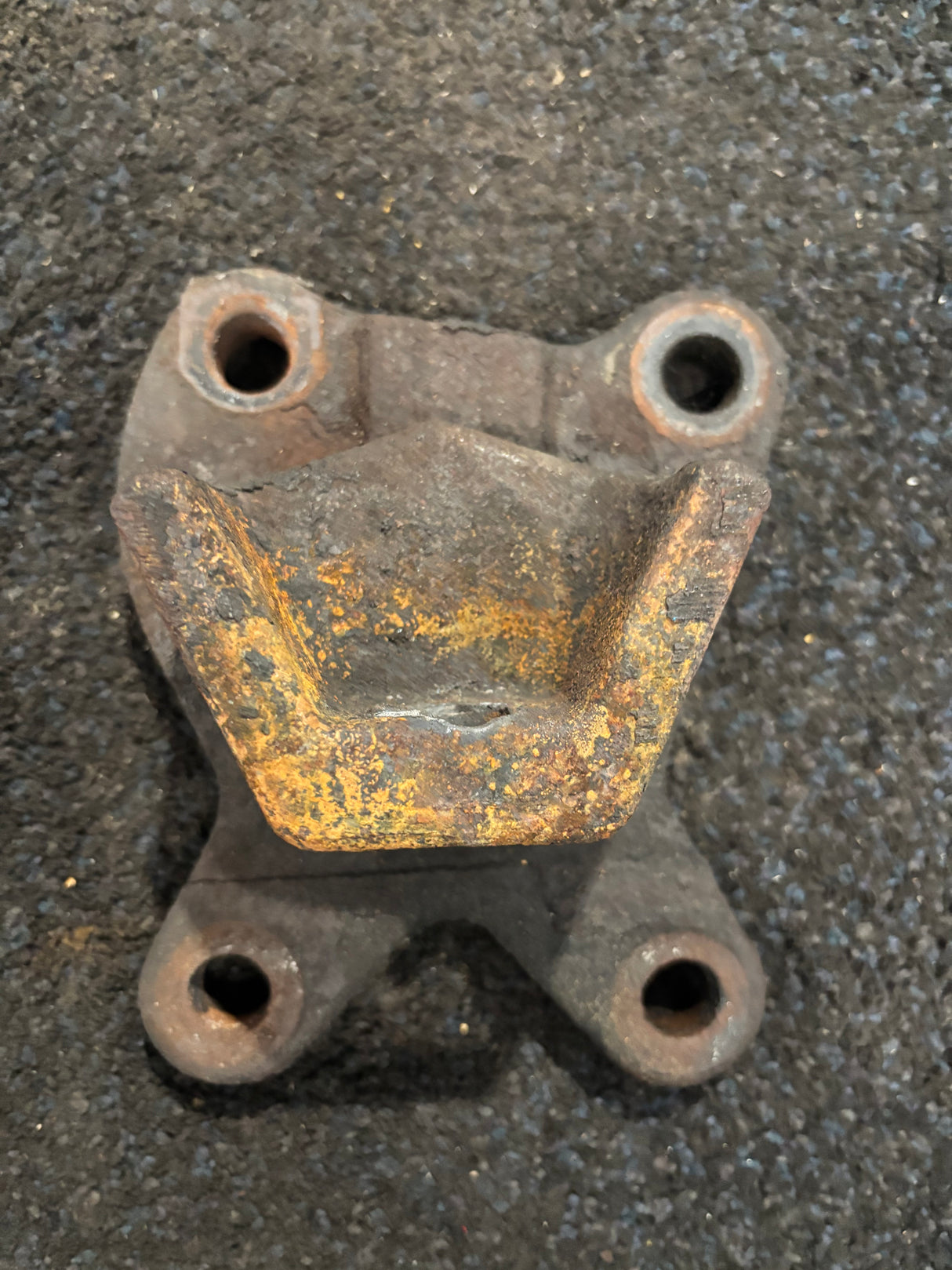 Detroit Series 60 14.0L Diesel Engine Rear Engine Motor Mount 01-22935-000