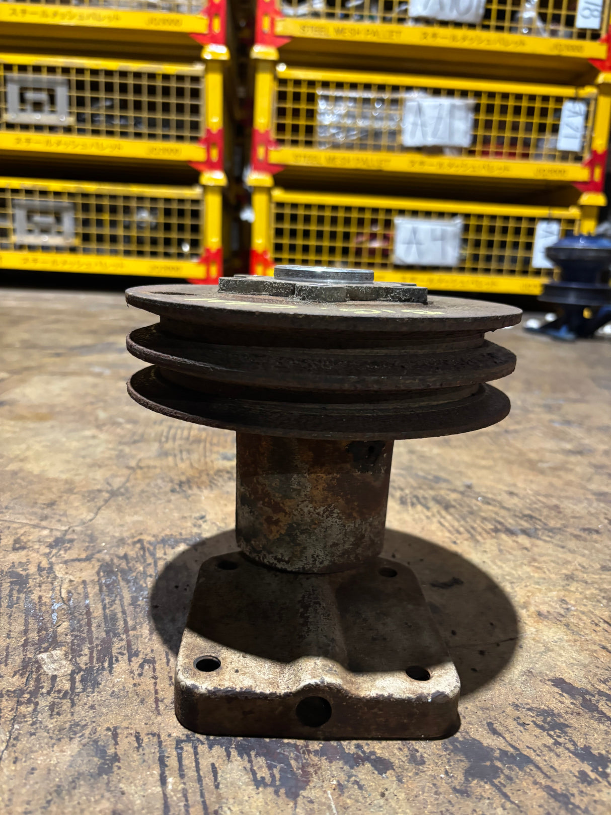 Cummins OEM Fan Hub Shaft with Pulley 3003755 3059970 3047996
