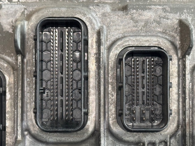 Paccar MX-13 OEM Diesel Engine Control Module ECM ECU 2300479 2302109 705300AT