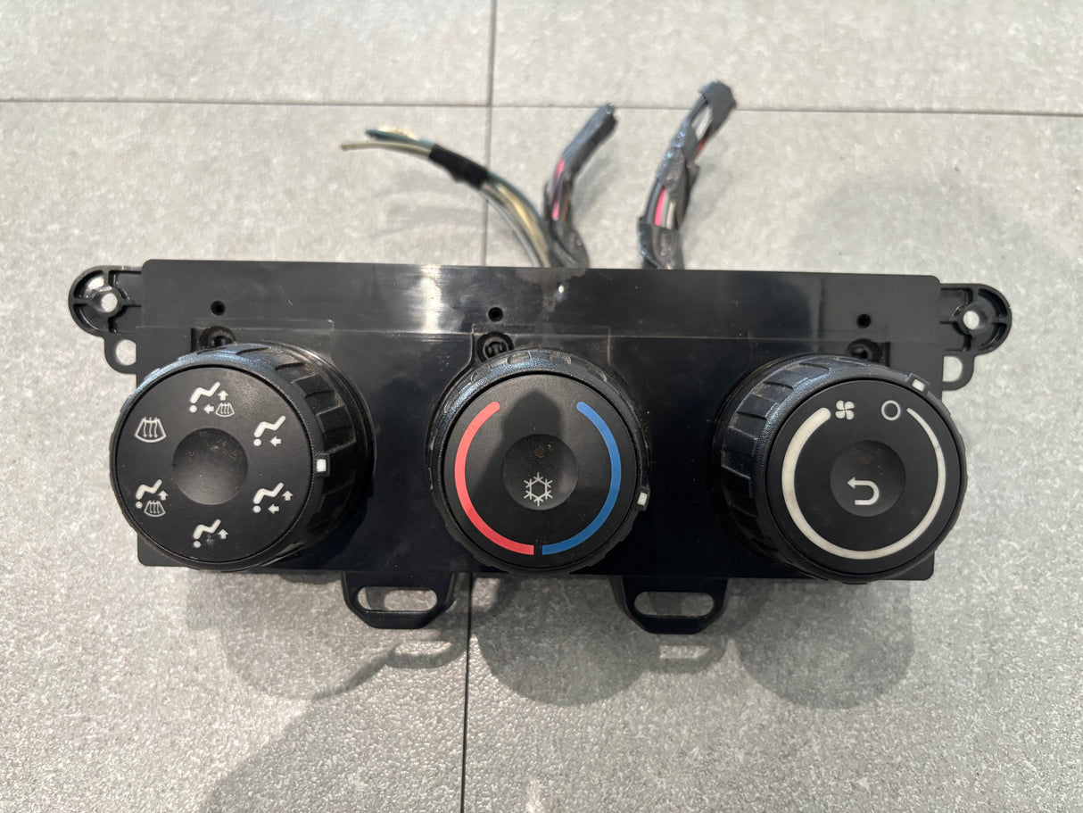 MAHLE Freightliner CASCADIA HVAC Temperature Control Gauge A22-73670-002