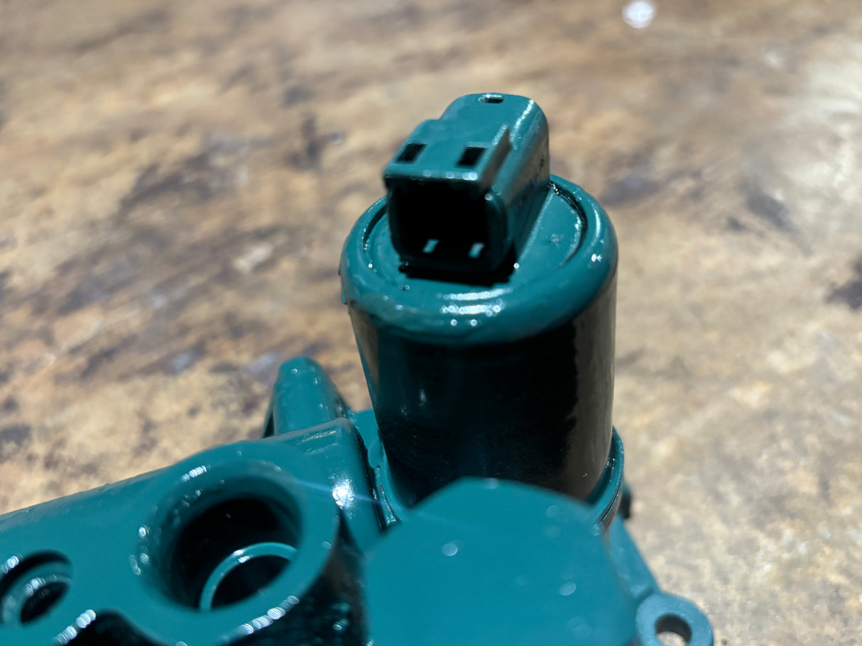 Volvo D13 OEM Diesel Engine Oil Filter Base 21304735