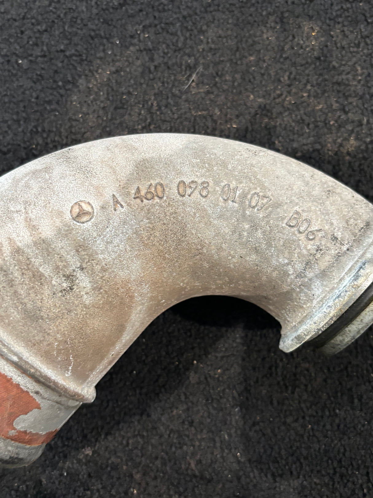 Mercedes Benz Detroit Diesel Air Intake Manifold Elbow Air Tube A4600980107