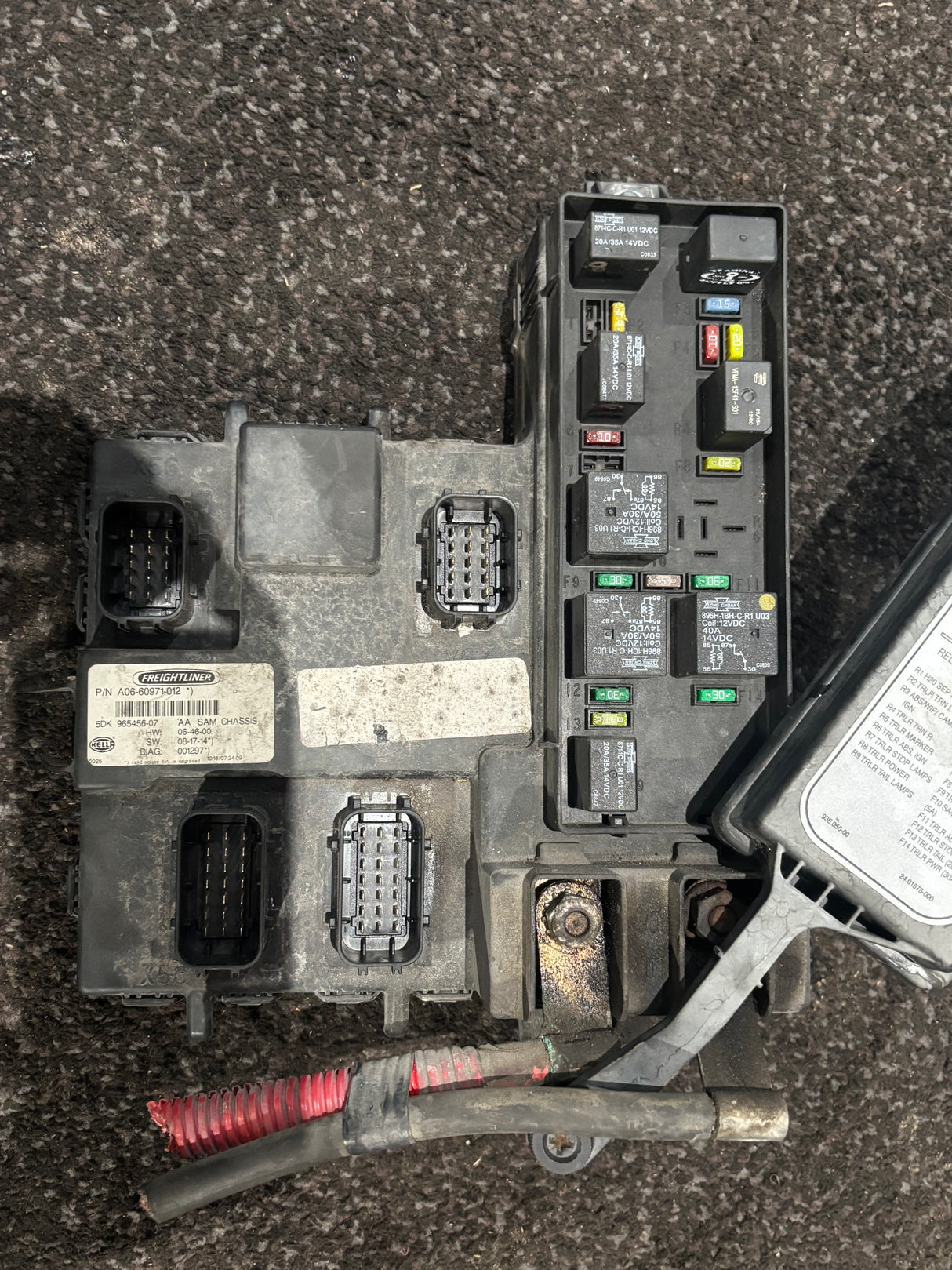 Freightliner Cascadia Fuse Box A06-60971-012