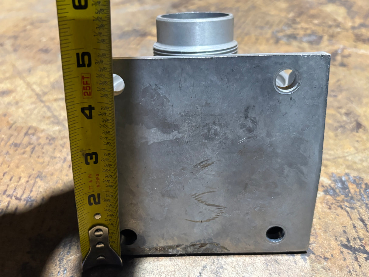 Cummins OEM Diesel Engine Lubricating Oil Filter Head 4063933