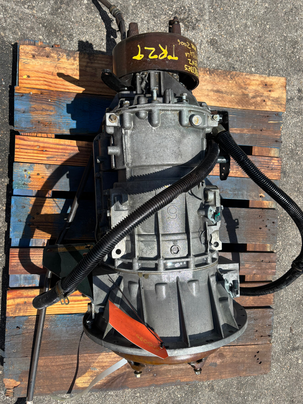 Allison 1000HS Automatic Transmission off Mercedes Benz OM904LA 6310680548
