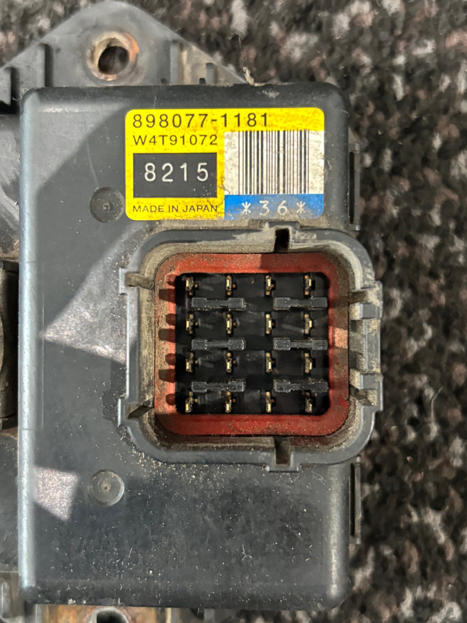 Isuzu OEM 4HK1 Diesel Engine Turbo Control Module 898077-1181 W4T91072