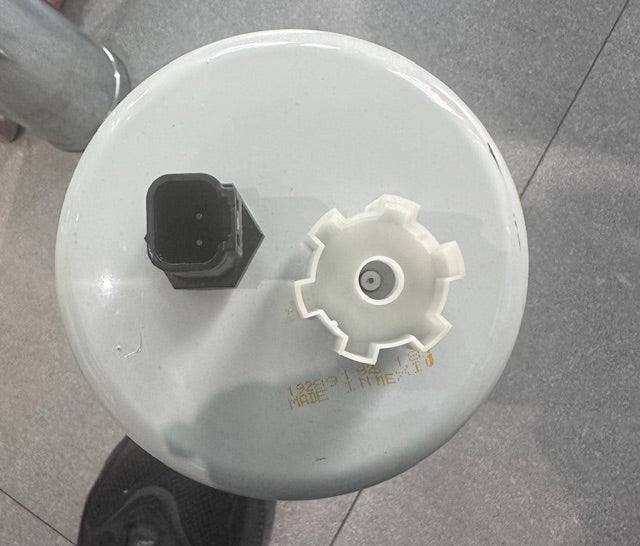 Fleetguard FS201210 OEM Fuel Water Separator With Filter head 5528103 A057A798