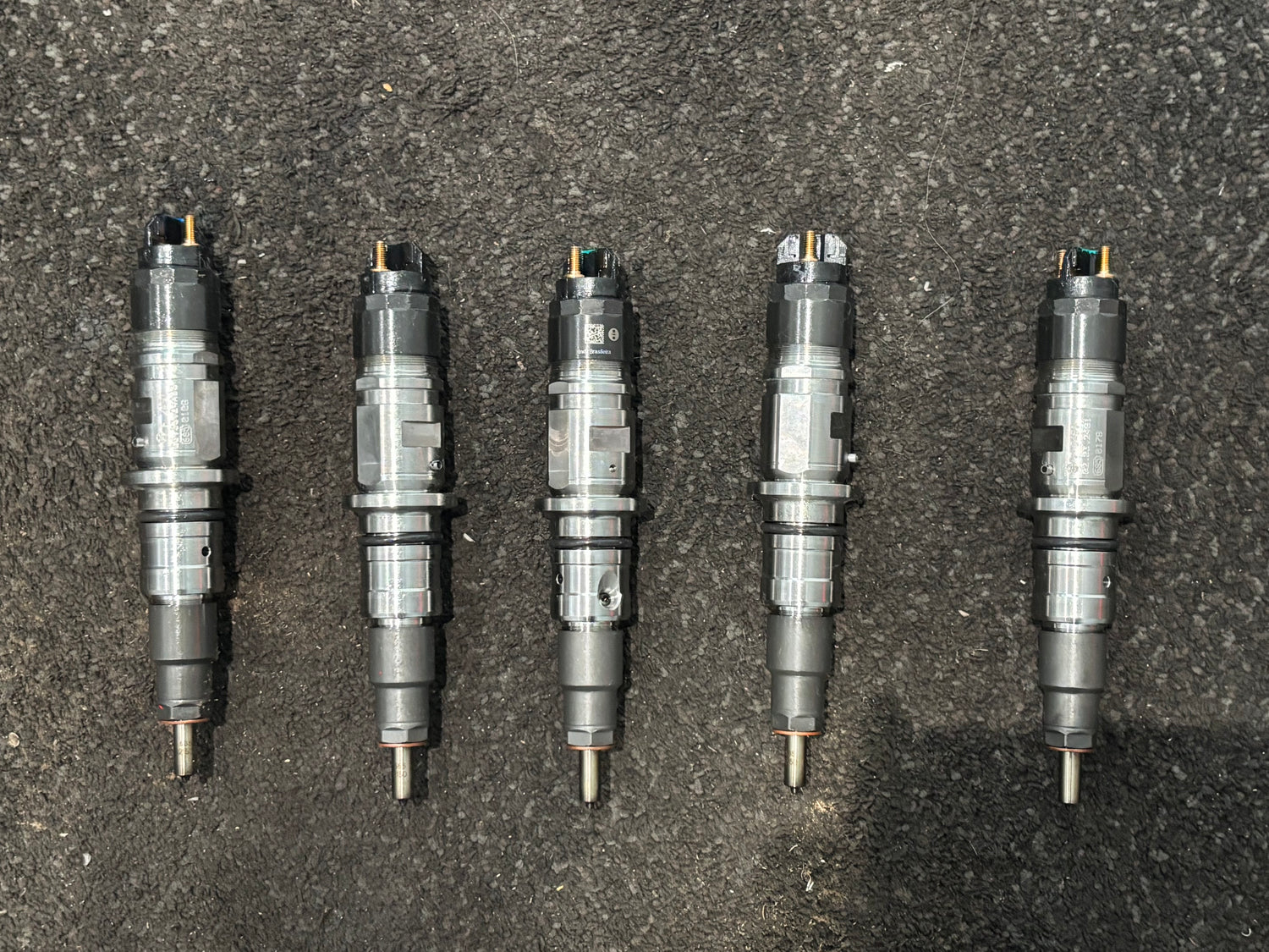 Cummins OEM ISB QSB Diesel Engine Fuel Injector 5254261